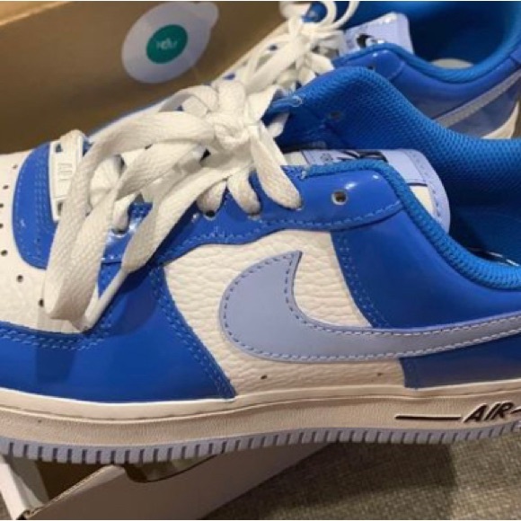 Blue Nike airforce 1’s women size 7. Never worn before - Picture 3 of 4